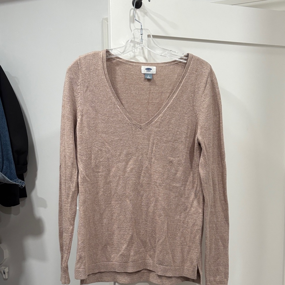 Old Navy Women's Long Sleeve V-Neck light sweater - Light Brown